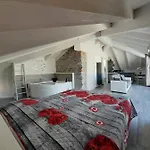 Apartment White - Jacuzzi, Swimming Pool & View