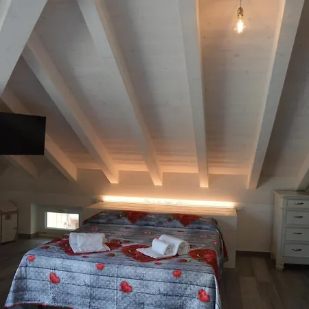 White - Jacuzzi, Swimming Pool & View Apartment *