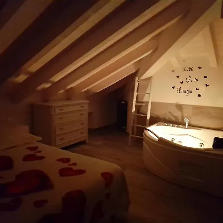 Apartmán White - Jacuzzi, Swimming Pool & View Lezzeno