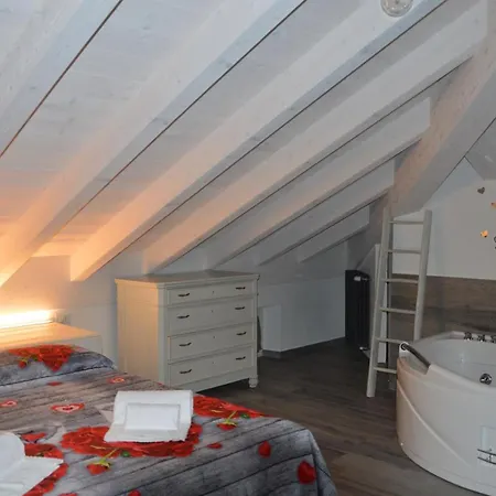 דירה White - Jacuzzi, Swimming Pool & View *