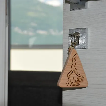 Apartmán White - Jacuzzi, Swimming Pool & View *