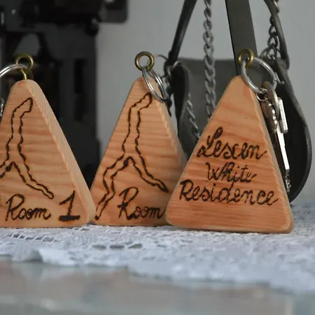 White - Jacuzzi, Swimming Pool & View *