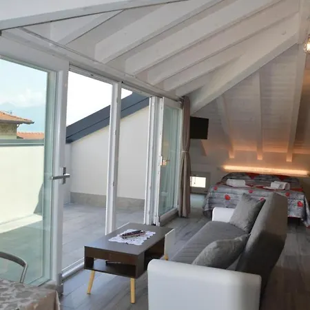 White - Jacuzzi, Swimming Pool & View *