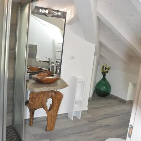 דירה White - Jacuzzi, Swimming Pool & View לצנו