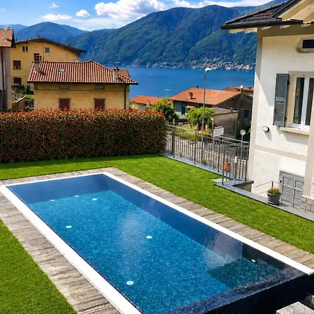White - Jacuzzi, Swimming Pool & View Daire Lezzeno