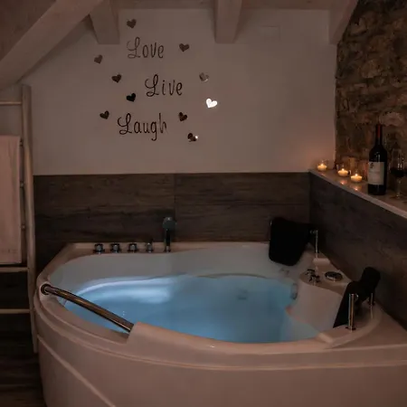 Daire White - Jacuzzi, Swimming Pool & View *