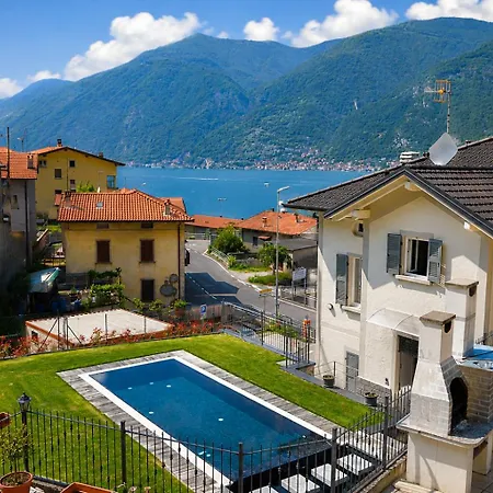 White - Jacuzzi, Swimming Pool & View 아파트
