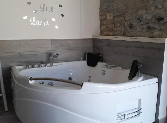 White - Jacuzzi, Swimming Pool & View Lezzeno