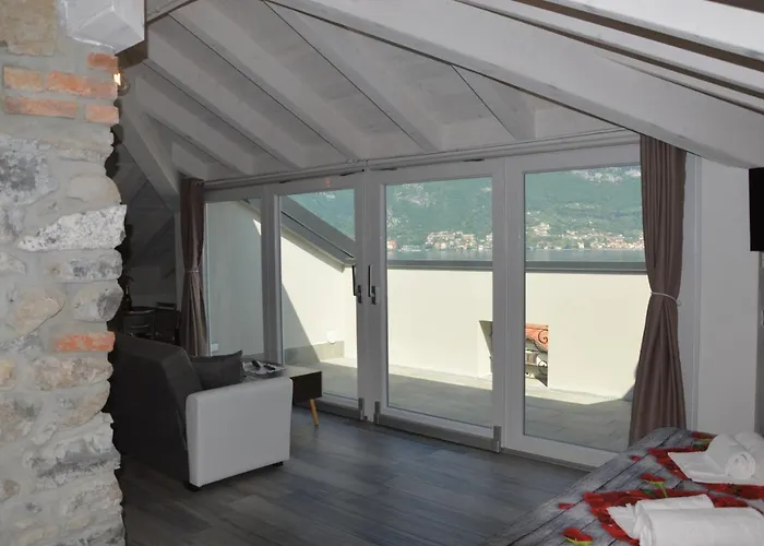 Lägenhet White - Jacuzzi, Swimming Pool & View Lezzeno