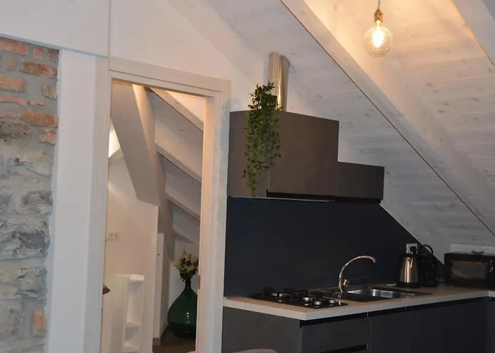 White - Jacuzzi, Swimming Pool & View Apartment Lezzeno