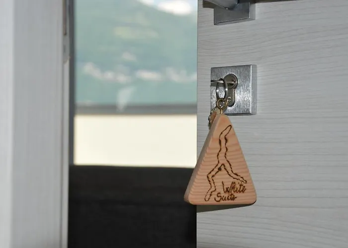 Apartment White - Jacuzzi, Swimming Pool & View *