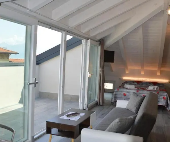 White - Jacuzzi, Swimming Pool & View *