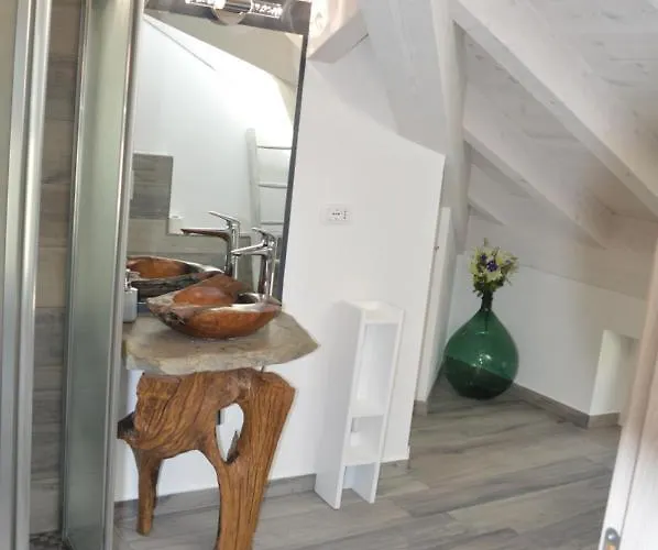 Apartment White - Jacuzzi, Swimming Pool & View Lezzeno