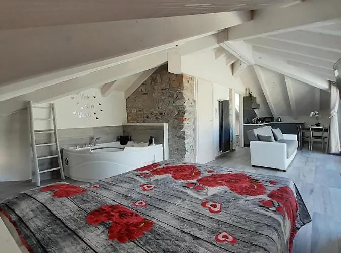 Apartment White - Jacuzzi, Swimming Pool & View