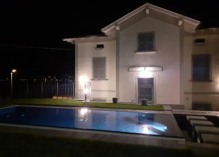 White - Jacuzzi, Swimming Pool & View